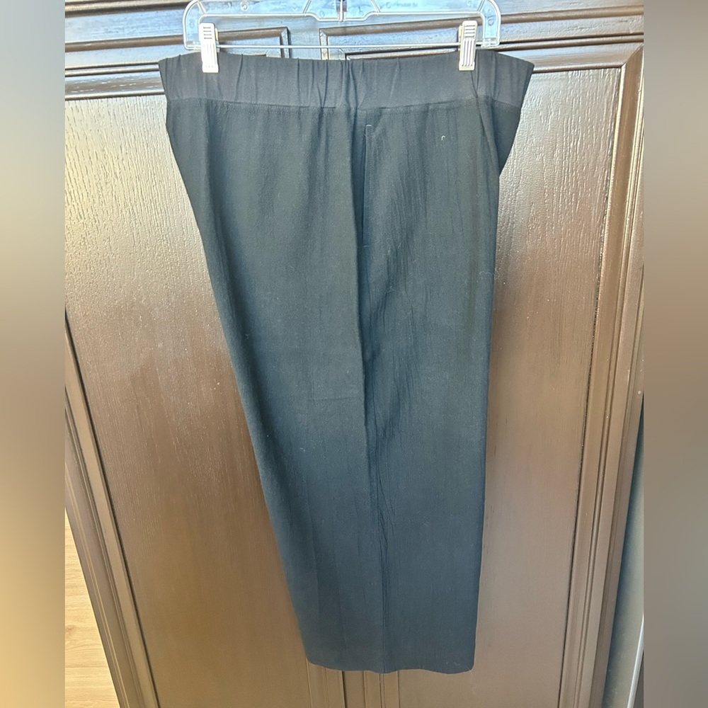 JJill full leg cropped black pants. Size large